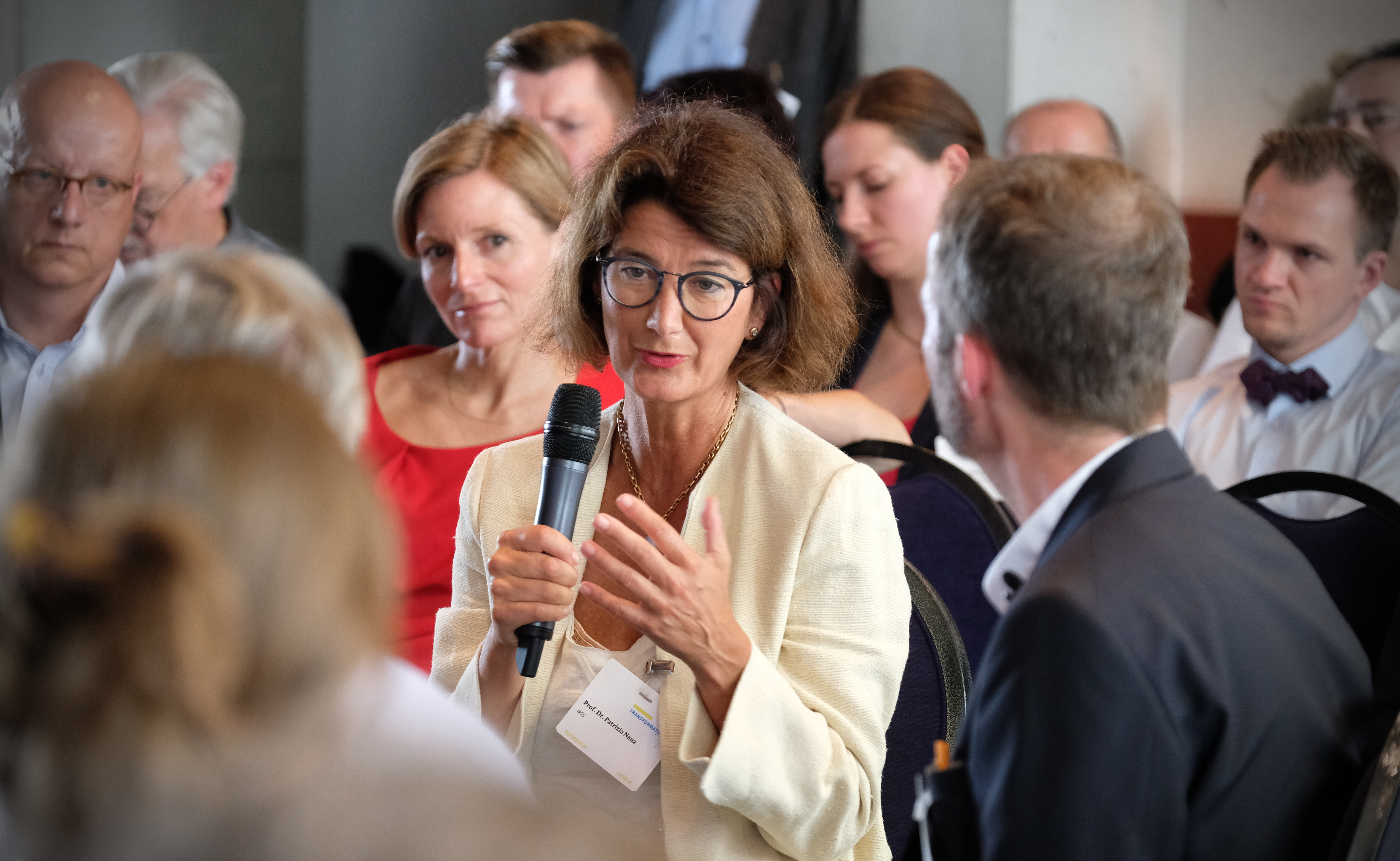 Patrizia Nanz im Gespräch: Bei einem Themenforum der 18. Jahreskonferenz des Rates für Nachhaltige Entwicklung stellte die IASS-Direktorin die Wissenschaftsplattform vor.