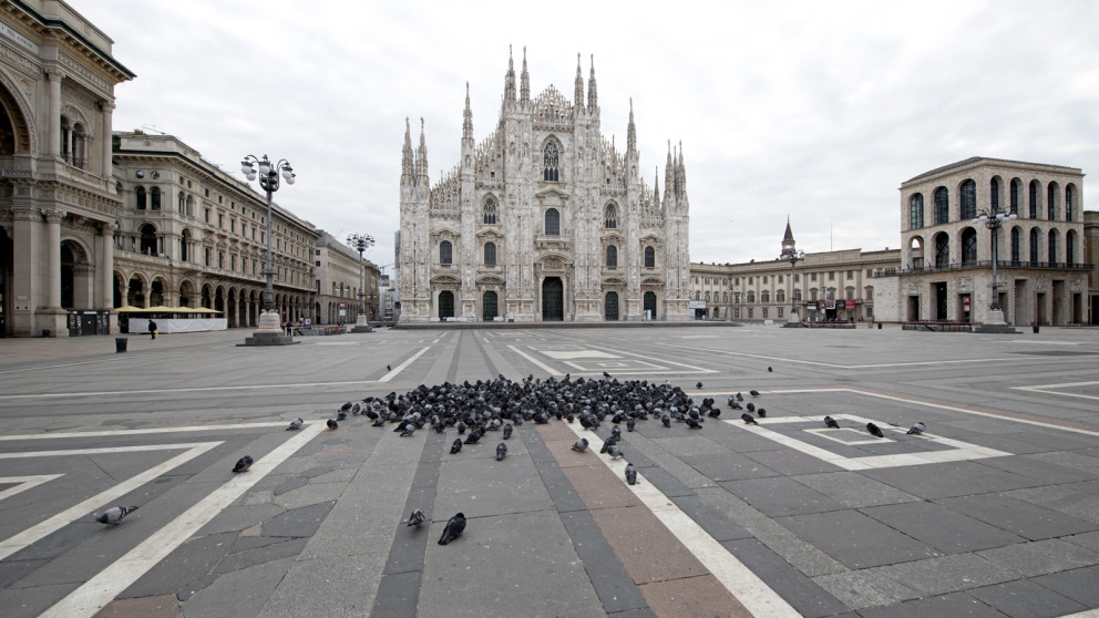 Milan during the coronavirus lockdown: The famous Piazza del Duomo is deserted.