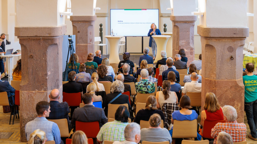 Friederike Haase, State Secretary in the Ministry of Economic Affairs, Labour, Energy and Climate Protection of the State of Brandenburg, highlighted the contribution of the sustainability platform to political opinion-forming in Brandenburg.
