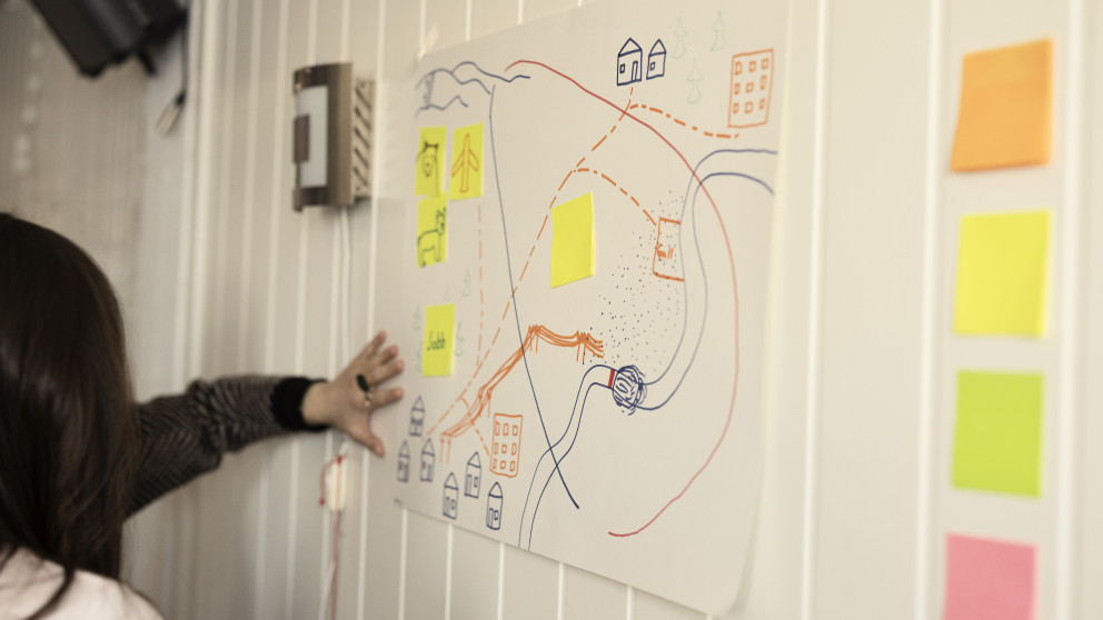 The BIRGEJUPMI project aims to strengthen community engagement, Indigenous knowledge, and environmental decision-making in Arctic coastal regions in Sápmi and Kalaallit Nunaat.