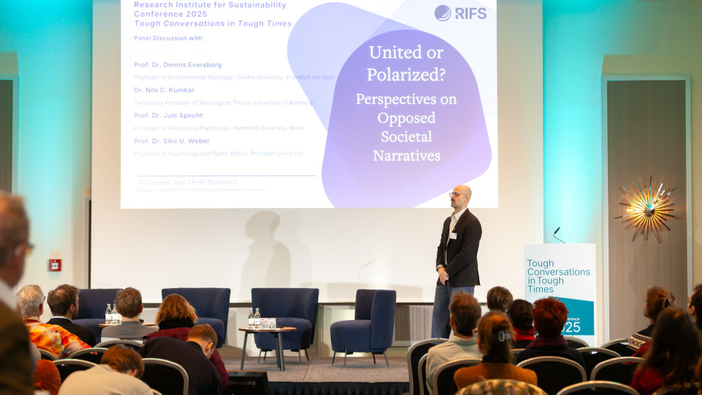 Panel United or polarized