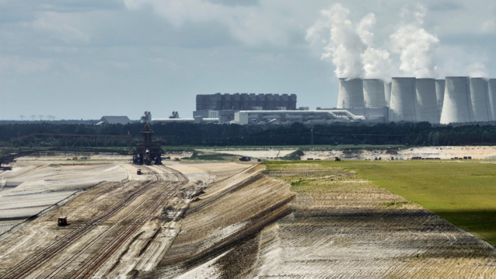 How can we achieve a socially responsible coal phaseout for Lusatia? The IASS is advising politicians on how to manage this process.