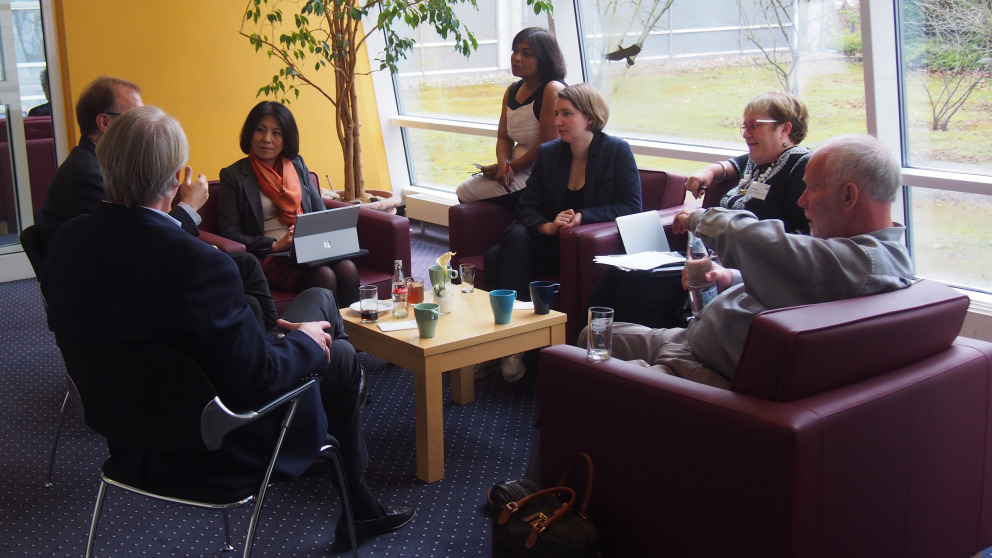 Teilnehmerinnen und Teilnehmer des Global Sustainability Strategy Forum bei der Gruppenarbeit.
