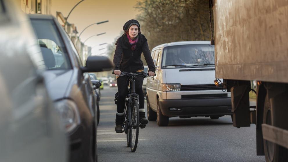 Wie gefährlich ist die Luftverschmutzung für meine Gesundheit? Das fragen sich viele Radfahrerinnen und Radfahrer in deutschen Städten.