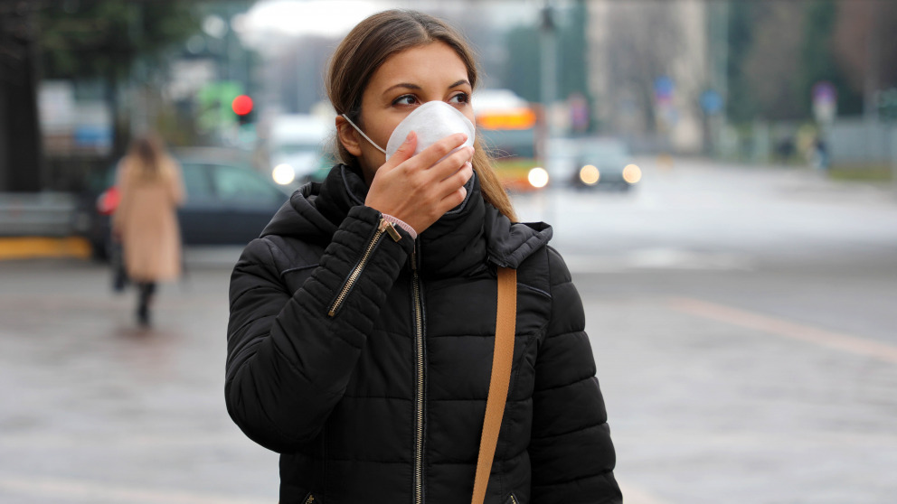 Luftverschmutzung könnte zu schweren Verläufen einer Covid-19-Erkrankung beitragen.