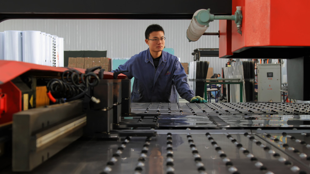 machine tool worker  solar industry China