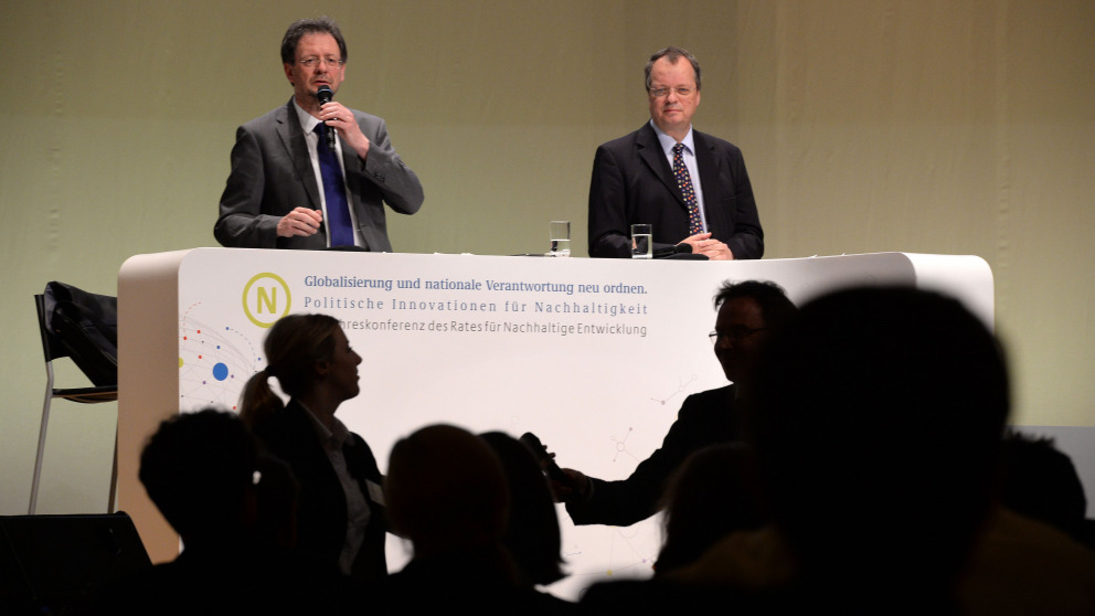 Alexander Müller und R. Andreas Kraemer bei der Jahreskonferenz des Rates für Nachhaltige Entwicklung. (c) RNE