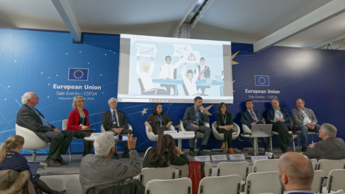 Kathleen Mar (4th from right) and other scientists and engineers discussed at COP24 how the fight against air pollution can protect the climate.