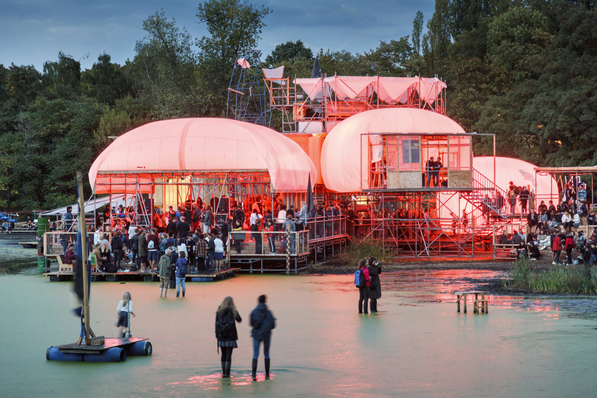 Neuartige Aktions- und Begegnungsräume, so wie hier die Floating in Berlin, verbinden Kunst mit Nachhaltigkeit.