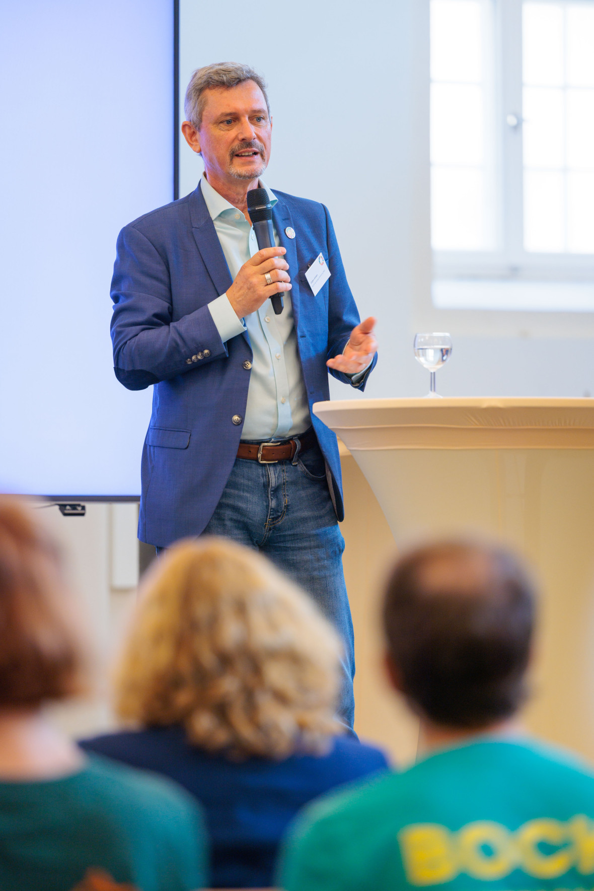 Jürgen Janssen, member of the German Council for Sustainable Development (RNE), gave a keynote speech on sustainability in times of economic upheaval and social tensions.