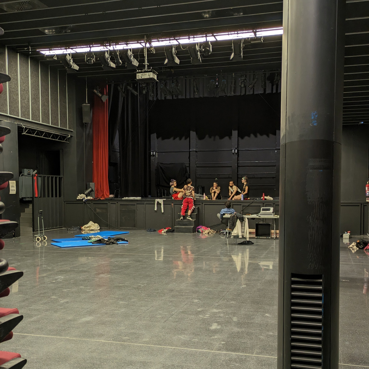 Ateneu Popular is a community-led cultural hub with a strong focus on theatre and the circus arts.