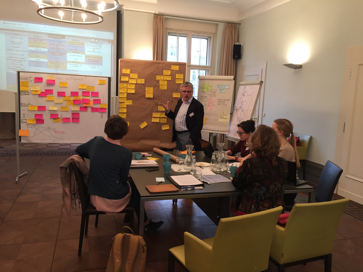 Teilnehmerinnen und Teilnehmer eines Blue-Action-Workshops in Potsdam. Das Projekt untersucht den Einfluss der Veränderungen in der Arktis auf die Bevölkerung und Ökosysteme.