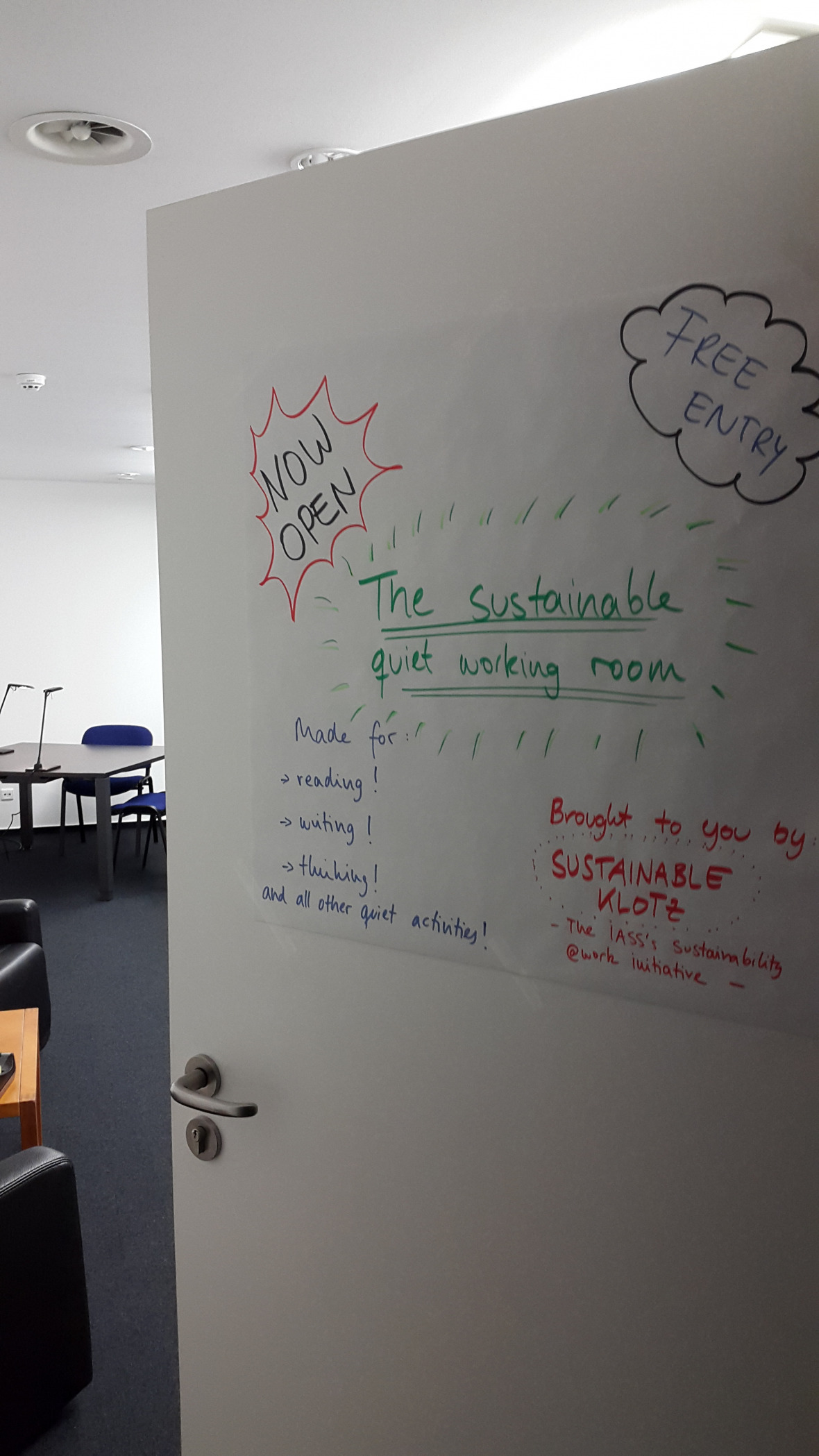 Auf Initiative der Arbeitsgruppe „Soziale Nachhaltigkeit“ wurde für Kollegen aus den Großraumbüros ein Ruhearbeitsraum eingerichtet. © Moritz Mues