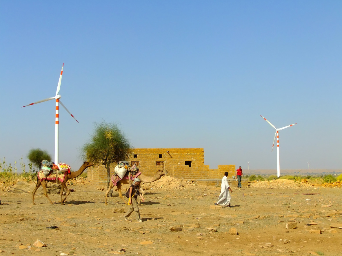 Für die Umstellung auf Erneuerbare sind Staaten weltweit unterschiedlich gut gewappnet. Indien investiert erheblich in die Installation von Windkraftanlagen im gesamten Land.