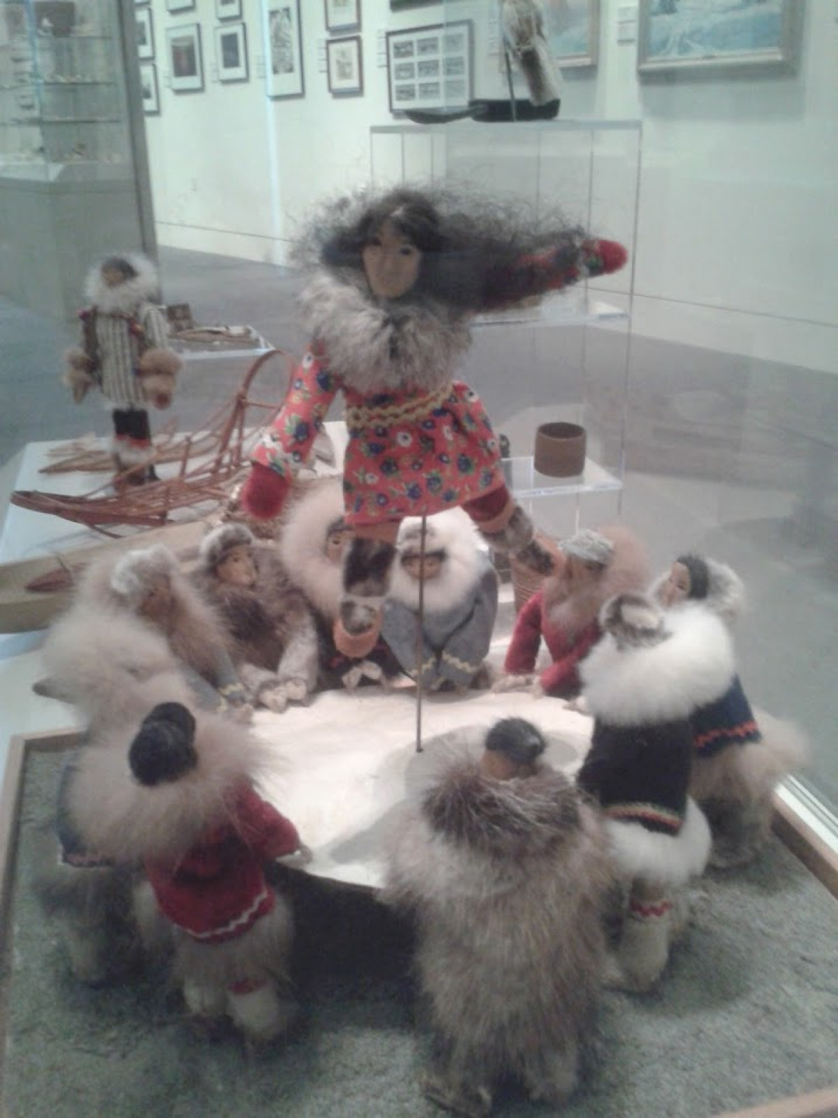 indigenous_museum_of_the_north.jpg Alaska-Ureinwohnerpuppen, Rose Berry Alaska Art Gallery im Museum of the North, Fairbanks, Alaska. © Carolina Cavazos Guerra