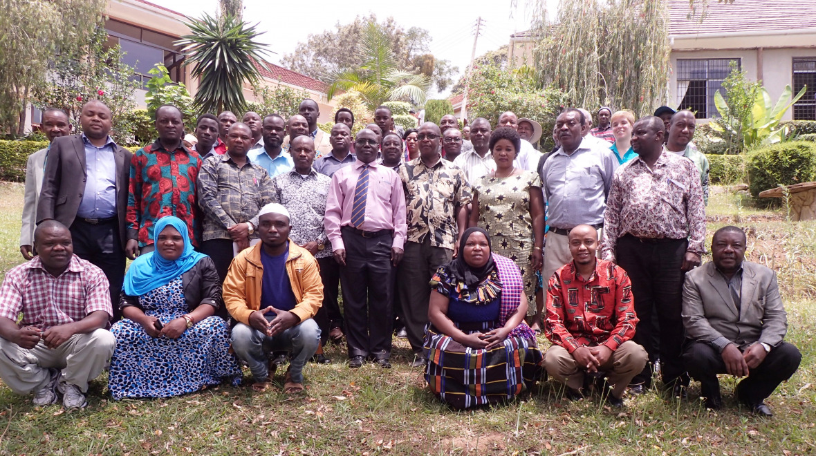 Die Akteure bei der offiziellen Einweihung des Usambara Ecological Forum im Januar 2017. © Judith Rosendahl