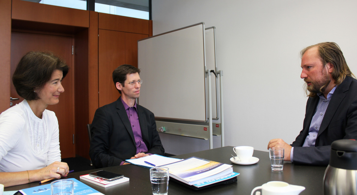 Patrizia Nanz, Mark G. Lawrence und Anton Hofreiter. © IASS