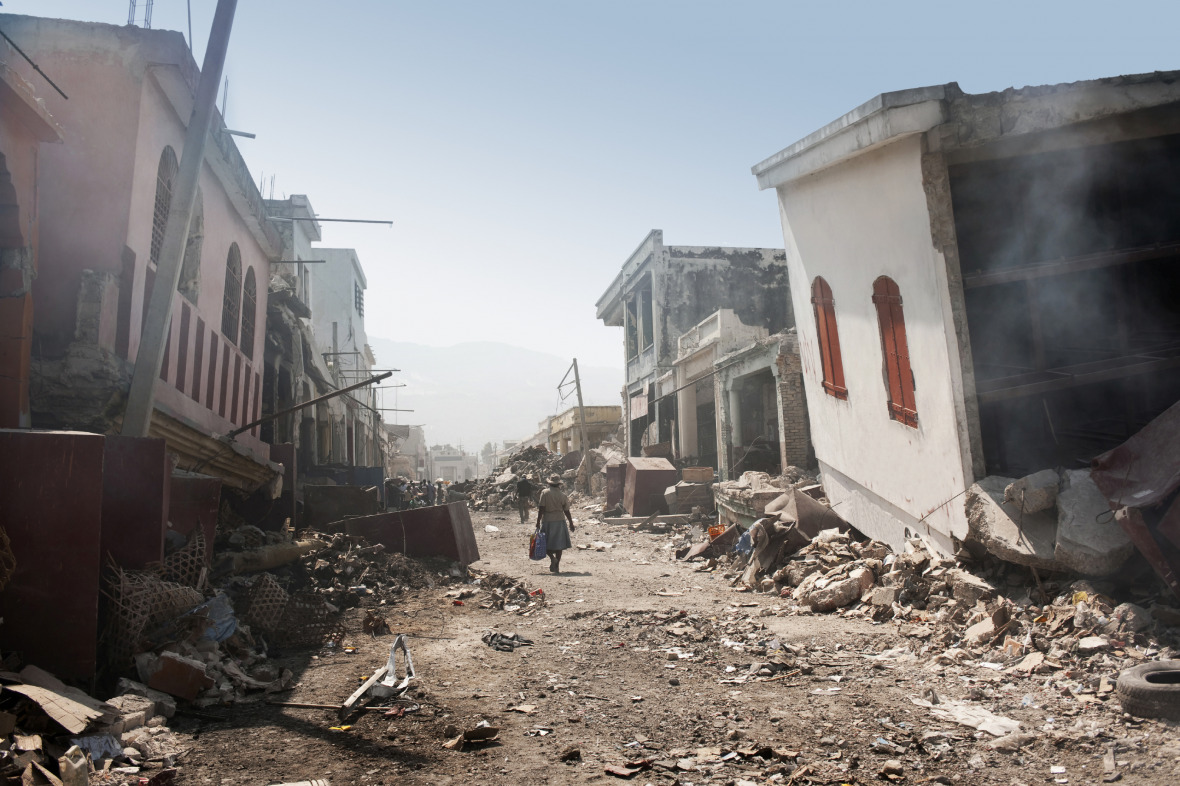 An einem besseren Risikomanagement bei Naturgefahren wie Erdbeben arbeitet die Forschungsplattform Geo.X. Das Foto zeigt eine Straße nach dem Erdbeben in Haiti im Jahr 2010. ©istock/Claudiad An einem besseren Risikomanagement bei Naturgefahren wie Erdbeben arbeitet die Forschungsplattform Geo.X. Das Foto zeigt eine Straße nach dem Erdbeben in Haiti im Jahr 2010. ©istock/Claudiad