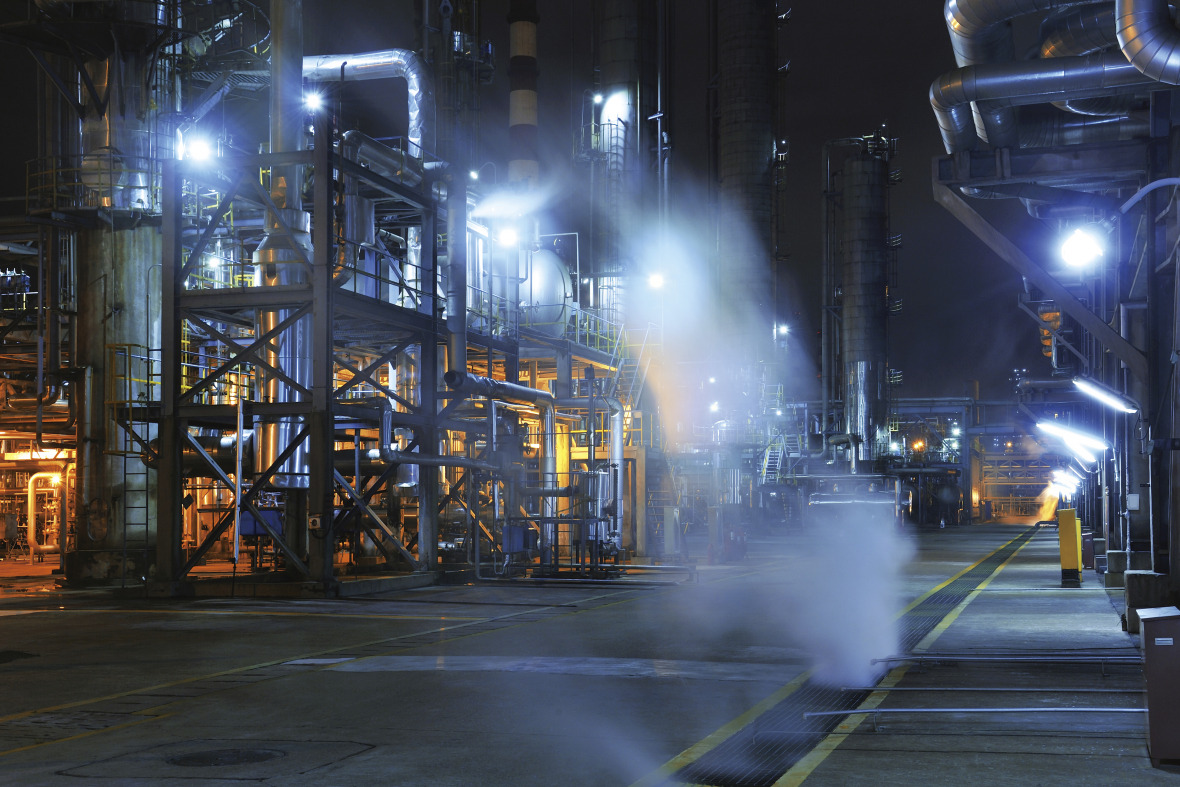 Übertragungspipelines in einer Öl- und Gasaufbereitungsanlage. © istock/zorazhuang Übertragungspipelines in einer Öl- und Gasaufbereitungsanlage. © istock/zorazhuang