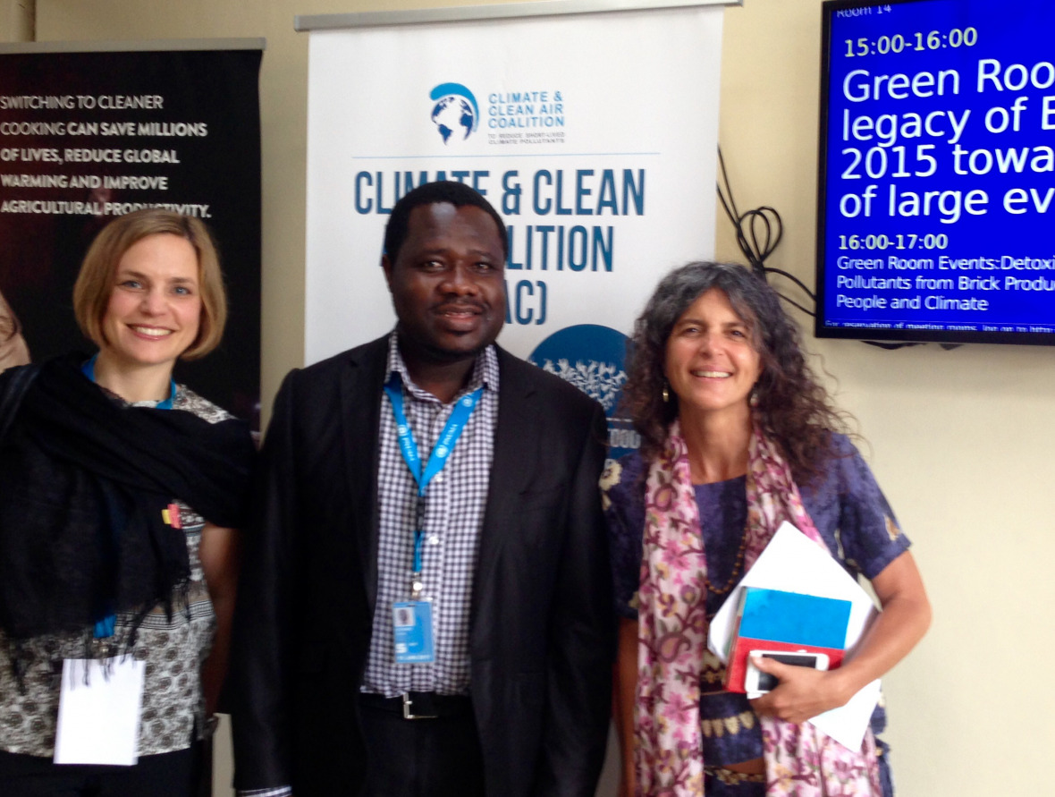 Birgit Lode (IASS/CCAC), Sunday A. Leonard (CCAC), Romina Picolotti (Institute for Governance & Sustainable Development) vor Beginn des Side Events im Rahmen von UNEA-2 in Nairobi. © Birgit Lode