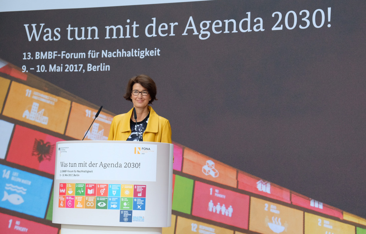 „Sicherlich gibt es noch viel zu erforschen, aber es ist nicht ein Mangel an Wissen, was uns davon abhält zu handeln. Wir müssen anfangen zu tun, was wir wissen“, sagte IASS-Direktorin Patrizia Nanz zum Start der neuen Plattform. © IASS „Sicherlich gibt es noch viel zu erforschen, aber es ist nicht ein Mangel an Wissen, was uns davon abhält zu handeln. Wir müssen anfangen zu tun, was wir wissen“, sagte IASS-Direktorin Patrizia Nanz zum Start der neuen Plattform. © IASS