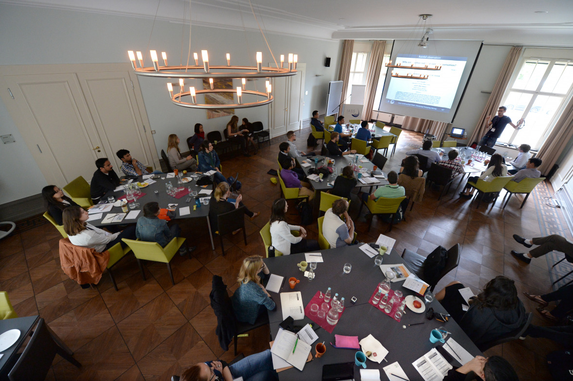 Vorträge zu verschiedenen Aspekten von Naturgefahren wechselten sich ab mit interaktiven Formaten wie Workshops und Rollenspielen. (c) IASS/David Ausserhofer Vorträge zu verschiedenen Aspekten von Naturgefahren wechselten sich ab mit interaktiven Formaten wie Workshops und Rollenspielen. (c) IASS/David Ausserhofer