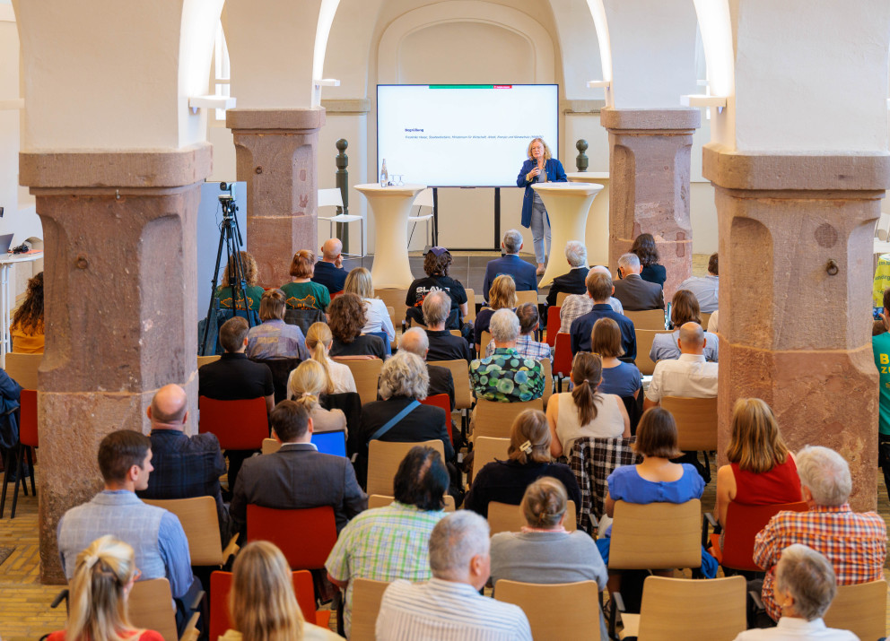 Friederike Haase, State Secretary in the Ministry of Economic Affairs, Labour, Energy and Climate Protection of the State of Brandenburg, highlighted the contribution of the sustainability platform to political opinion-forming in Brandenburg.