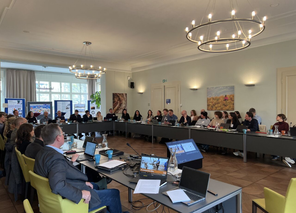 Im Jahr 2026 wurde der 27. Arctic Dialogue am RIFS in Zusammenarbeit mit dem Sámi Council ausgerichtet.