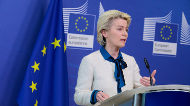 Die Präsidentin der Europäischen Kommission Ursula von der Leyen stellt am 18. Mai 2022 in Brüssel den REPowerEU-Plan vor. 