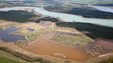 When lignite-mining activities cease, the craters that remain are usually filled with water or become lakes naturally due to rising groundwater and precipitation.