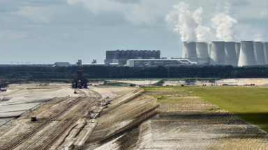 How can we achieve a socially responsible coal phaseout for Lusatia? The IASS is advising politicians on how to manage this process.