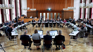Die Expertenanhörung zur Energiwende am 28. Juni in Berlin. Foto: Raum11/Zappner